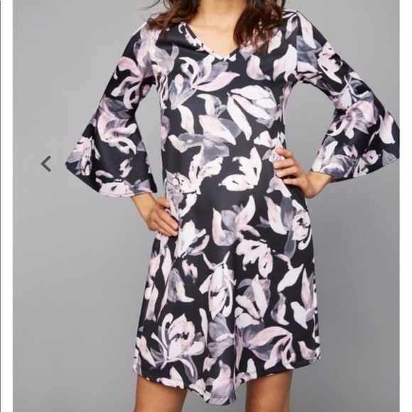 Soon Floral Bell Sleeve Maternity Dress Size Small - Picture 5 of 6